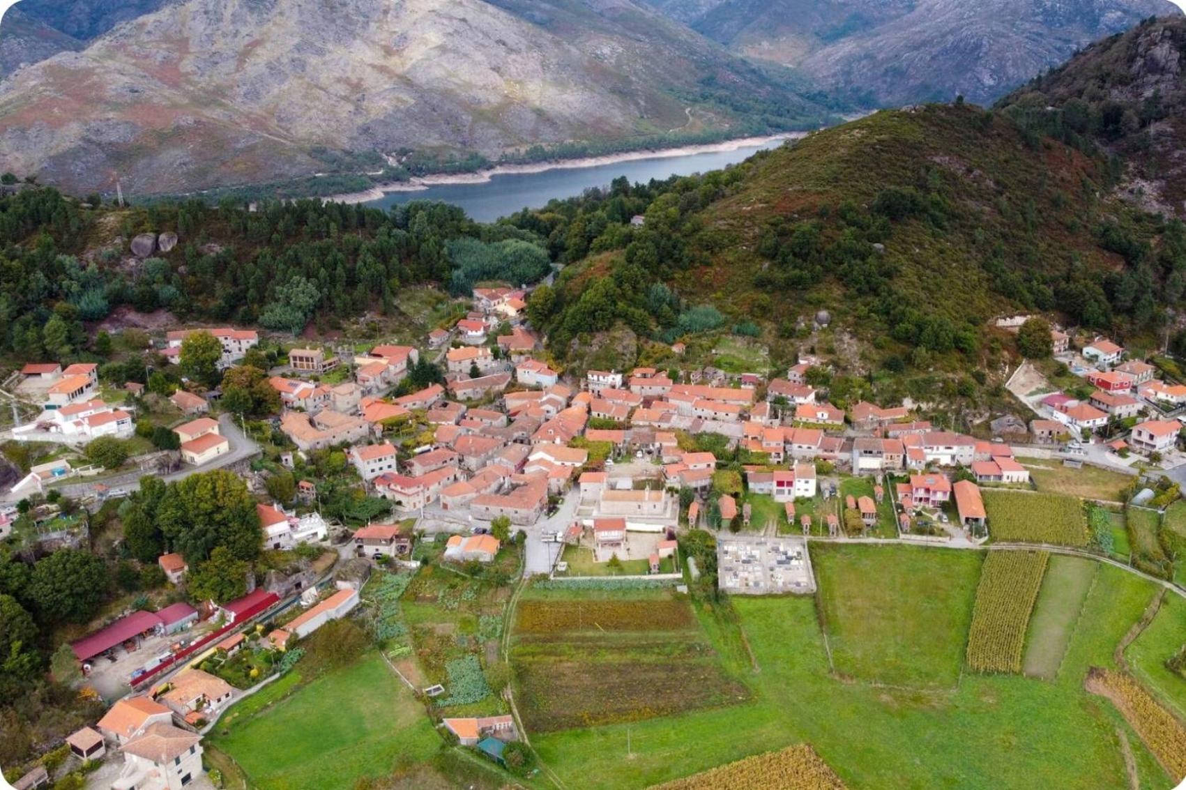 Casa Da Fonte Geres Lägenhet Campo do Geres Exteriör bild